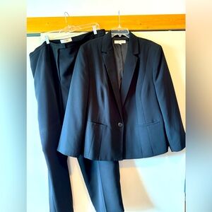 2 piece JNY Separates Black lined Suit 24w